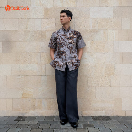 Kemeja Relaxed Fit Batik Lengan Pendek Motif Keris Ajeng Kinasih