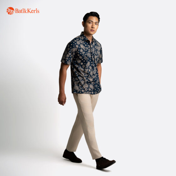 Kemeja Slimfit Batik Lengan Pendek Motif Keris Bala Satarupa