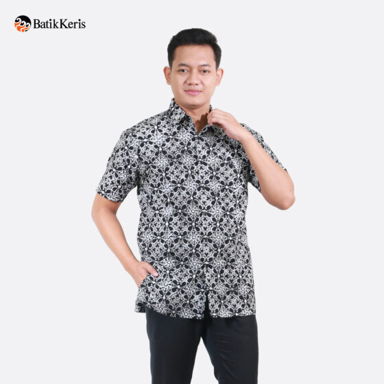 Kemeja Relaxed Fit Batik Lengan Pendek Motif Ceplok Hasto Mulyo