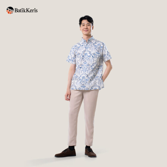 Kemeja Relaxed Fit Batik Lengan Pendek Motif Keris Rimbun Hamparan Bunga