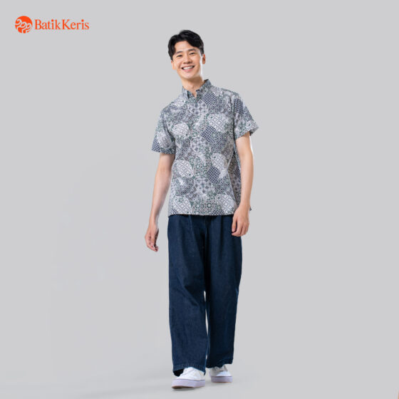 Kemeja Relaxed Fit Batik Lengan Pendek Motif Keris Bangau Iber
