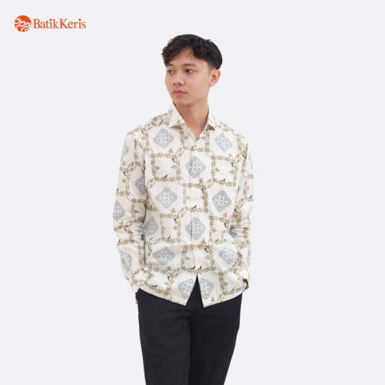 Kemeja Slimfit Batik Lengan Panjang Motif Keris Harashta