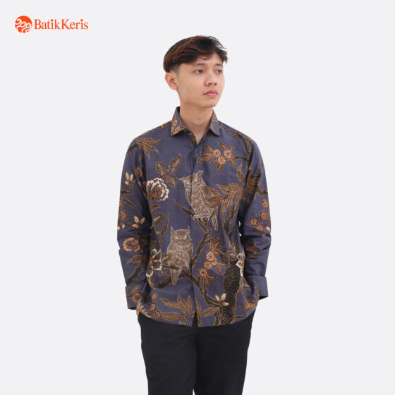 Kemeja Reguler Fit Batik Lengan Panjang Motif Keris Night Owl