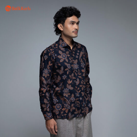 Kemeja Slimfit Batik Lengan Panjang Motif Keris Tara Anggita